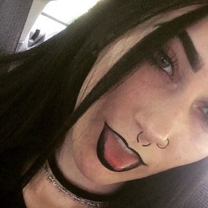 Meet your Posher, Leah